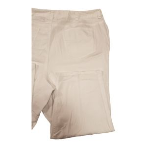 CATHERINES WOMENS JEANS SIZE 18W, WHITE, CAPRIS WITH EYELET LACE ON BOTTOM